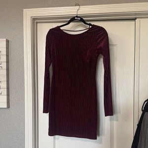 Elegant Burgundy Long Sleeve Dress